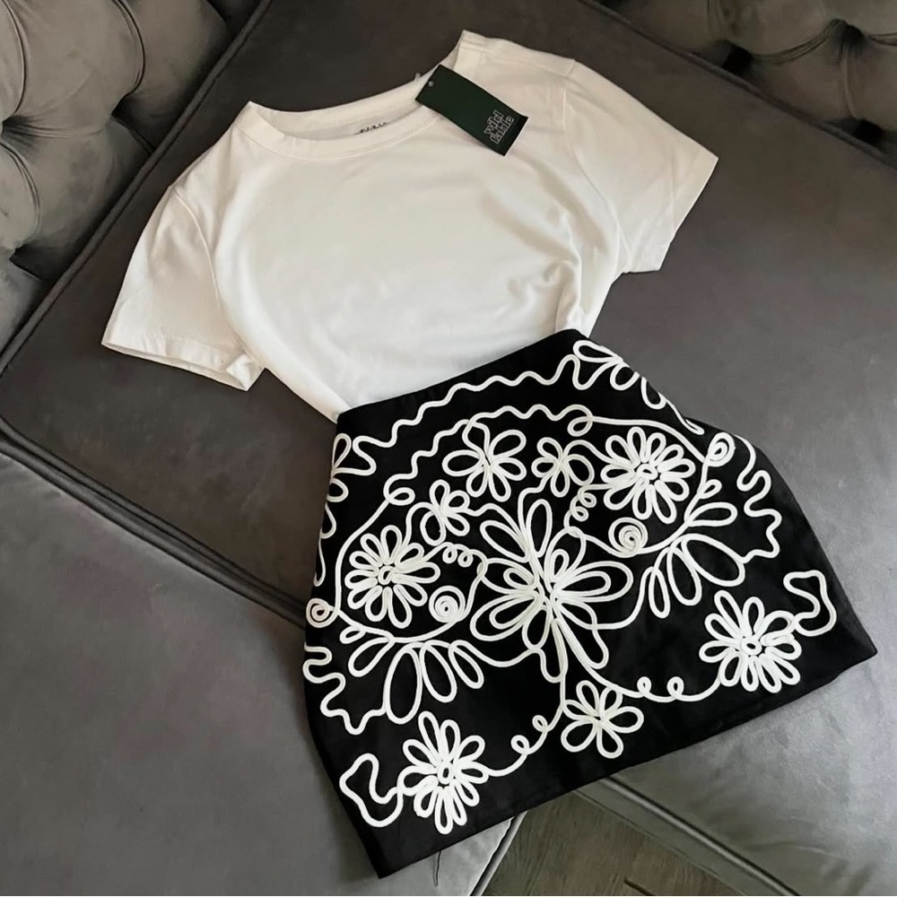 Black embroidered printed black & white floral design mini skirt